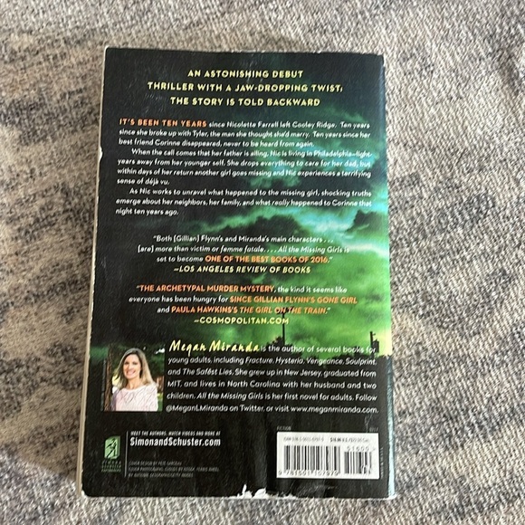 All the Missing Girls by Megan Miranda - Picture 2 of 6